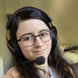 picture of Holly P.